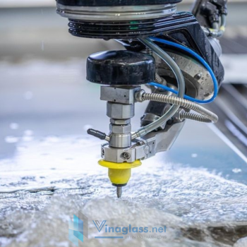 Gia công cắt tia nước gương kính tại Vinaglass